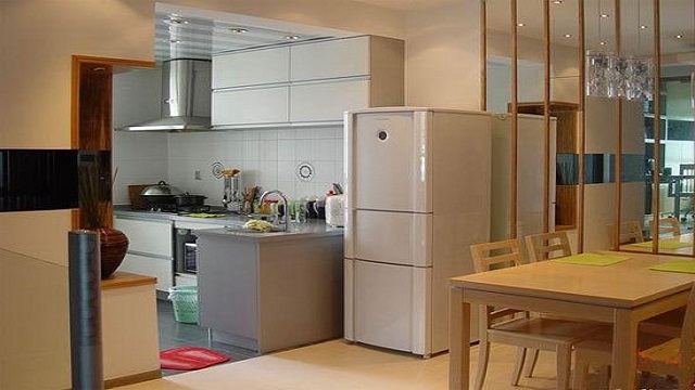 新房装修硬装和软装施工完后，家里冰箱放置在哪里更合适？